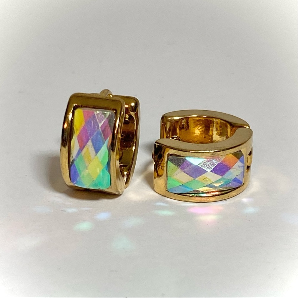 2/$25💛 Gold Plated Iridescent Pastel Rainbow Faceted Rhinestone Hoops Hu…